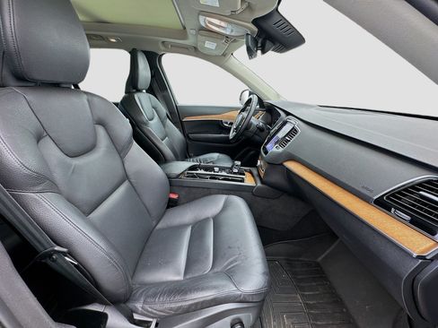 Used 2024 Volvo XC90 T8 Plus AWD/4WD image 21