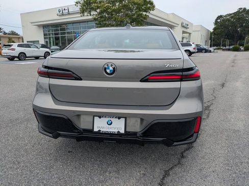 Used 2023 BMW 740i w/ Parking Assistance Package RWD image 6