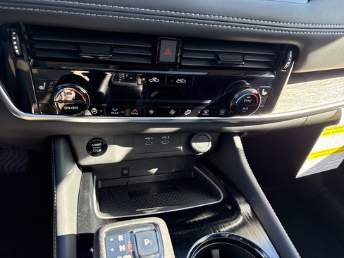 New 2026 Nissan Rogue Platinum AWD/4WD image 30