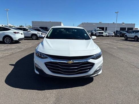 Used 2023 Chevrolet Malibu LT FWD image 2