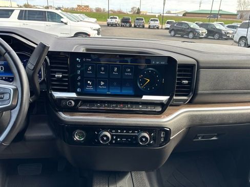 Used 2022 Chevrolet Silverado 1500 LT AWD/4WD image 21