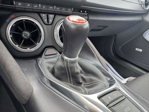 Used 2018 Chevrolet Camaro SS RWD image 15