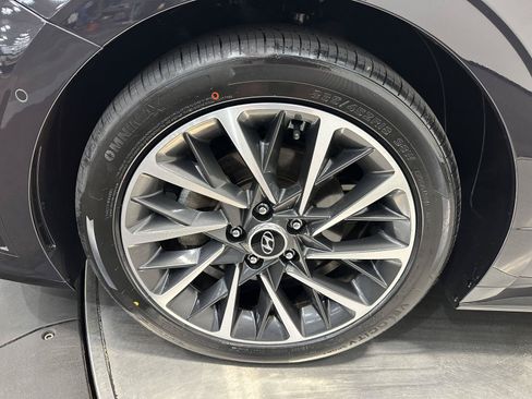 Certified 2023 Hyundai Sonata Limited w/ Cargo Package FWD image 9