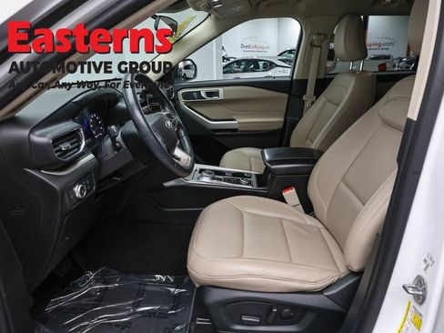 Used 2022 Ford Explorer XLT w/ Equipment Group 202A AWD/4WD image 14