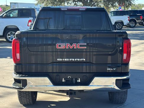 Used 2022 GMC Sierra 1500 SLT image 4