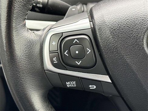 Used 2016 Toyota Camry SE w/ Moonroof Package image 25