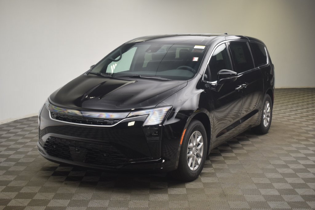 New 2027 Chrysler Pacifica Select w/ Family Tech Group FWD image 16
