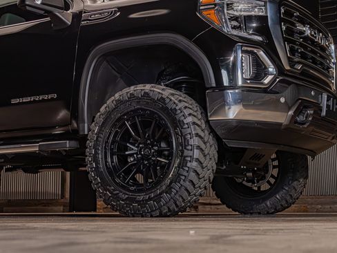 Used 2019 GMC Sierra 1500 SLT w/ SLT Premium Plus Package AWD/4WD image 16