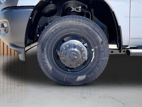 New 2026 RAM 3500 Tradesman AWD/4WD image 32