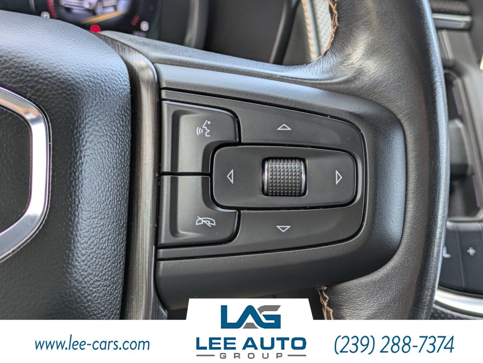 Used 2023 GMC Yukon AT4 w/ AT4 Premium Package AWD/4WD image 23