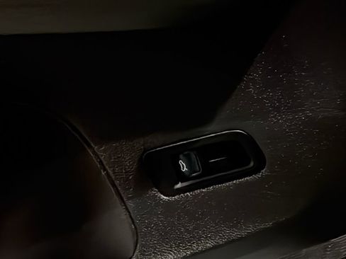 Used 2024 Volkswagen Atlas Peak Edition SEL AWD/4WD image 25