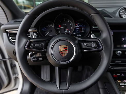 Certified 2026 Porsche Macan AWD/4WD image 29