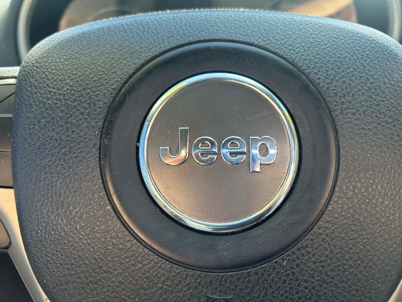 Used 2014 Jeep Cherokee Sport FWD image 20