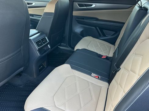 New 2026 Volkswagen Atlas Cross Sport SE AWD/4WD image 10
