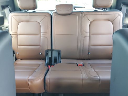 Certified 2023 Lincoln Navigator Reserve AWD/4WD image 20