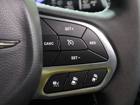 New 2026 Chrysler Pacifica Select image 30