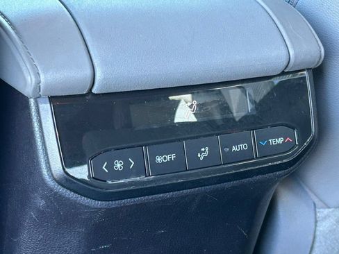 Used 2023 Toyota Highlander XLE FWD image 68