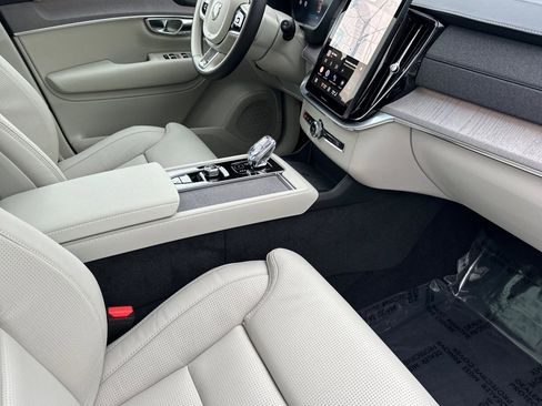 New 2026 Volvo XC90 T8 Ultra w/ Protection Package Premier AWD/4WD image 19