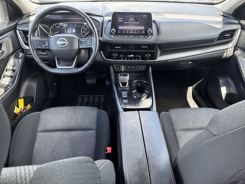 Used 2025 Nissan Rogue SV FWD image 13