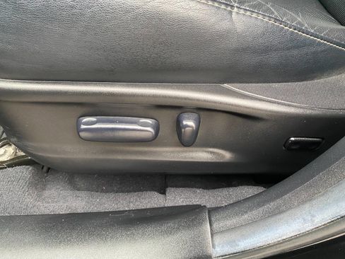 Used 2015 Toyota Venza XLE image 17