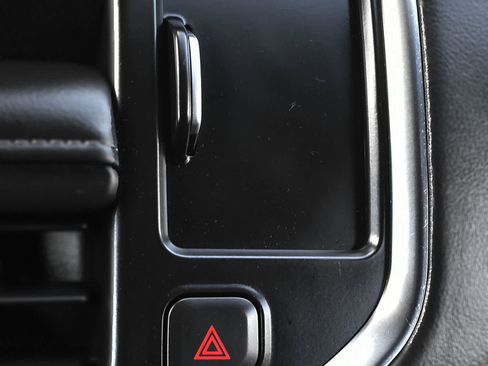 Used 2024 Chevrolet Tahoe Z71 w/ Luxury Package image 24