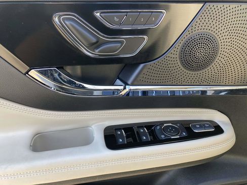 New 2026 Lincoln Corsair Premiere image 20