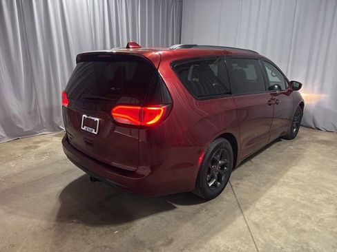 Used 2019 Chrysler Pacifica Touring-L Plus w/ Advanced Safetytec Group FWD image 25