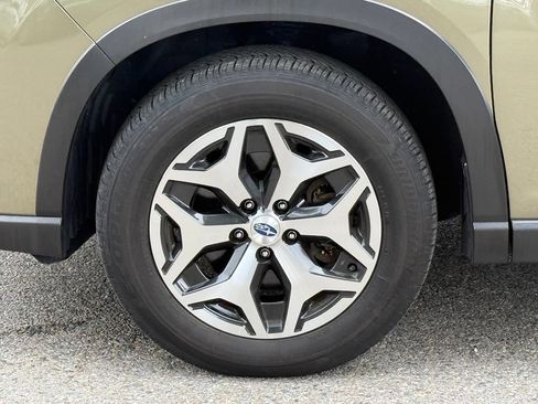 Used 2023 Subaru Forester Premium AWD/4WD image 6