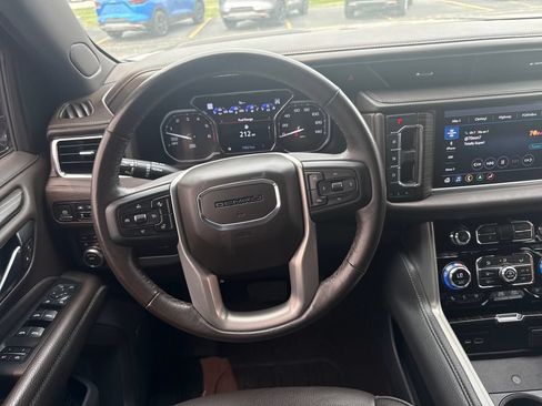 Certified 2021 GMC Yukon Denali w/ Denali Premium Package AWD/4WD image 14