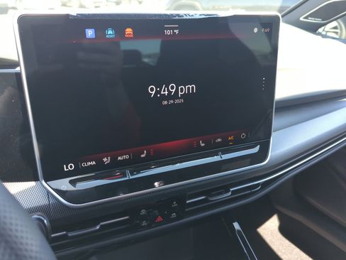 New 2025 Volkswagen Golf SE image 27