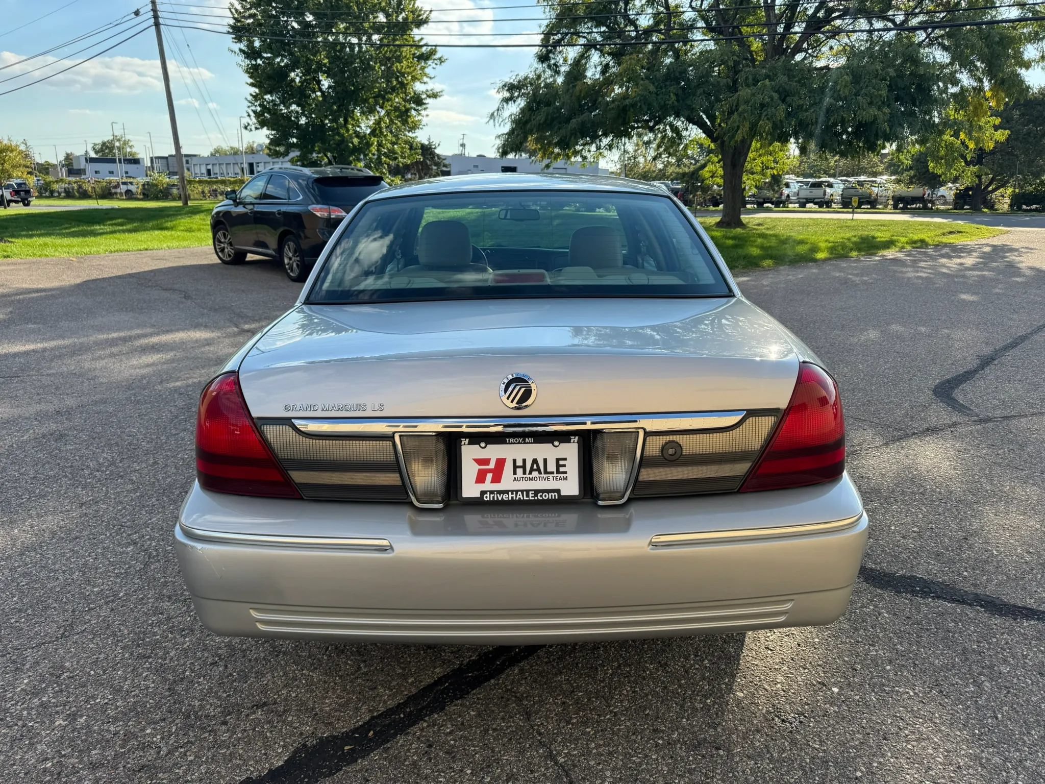 Used 2010 Mercury Grand Marquis LS RWD image 8
