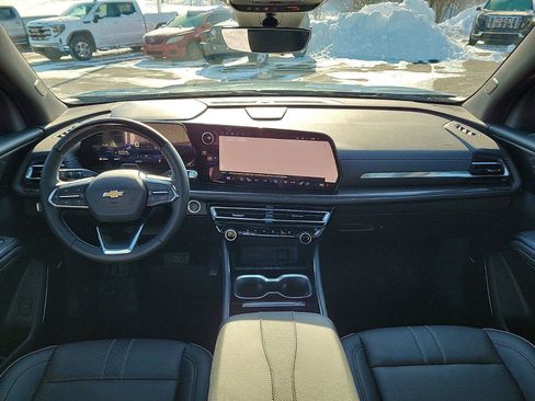 Used 2026 Chevrolet Traverse High Country image 8