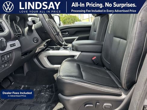 Used 2018 Nissan Titan PRO-4X w/ Pro-4x Convenience Package AWD/4WD image 11