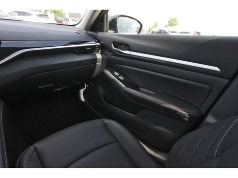 Certified 2025 Nissan Altima 2.5 SR w/ SR Premium Package FWD image 14