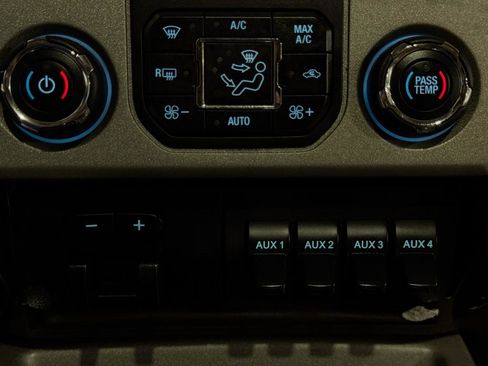 Used 2014 Ford F450 Lariat w/ Lariat Ultimate Package image 28