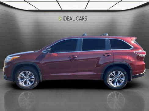 Used 2016 Toyota Highlander Plus AWD/4WD image 8