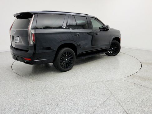 Used 2024 Cadillac Escalade Premium Luxury image 5
