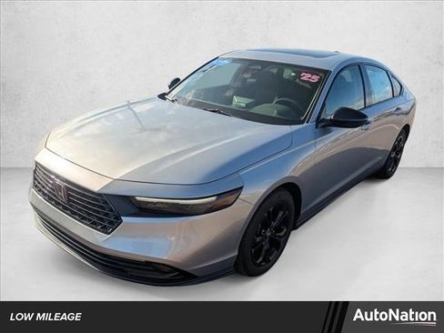 Certified 2025 Honda Accord SE image 1