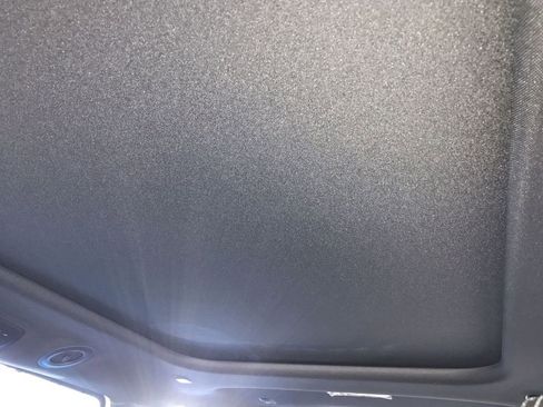 New 2026 Chrysler Pacifica Limited w/ Uconnect Theater Family Group image 22