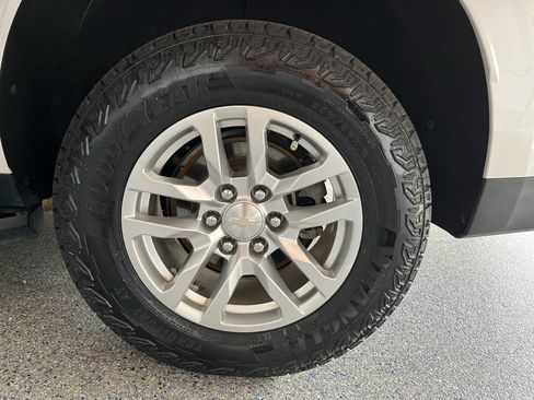 Used 2022 Chevrolet Tahoe LT w/ Luxury Package image 36