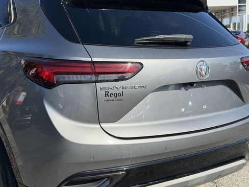 Used 2021 Buick Envision Essence w/ Sport Touring Package FWD image 11