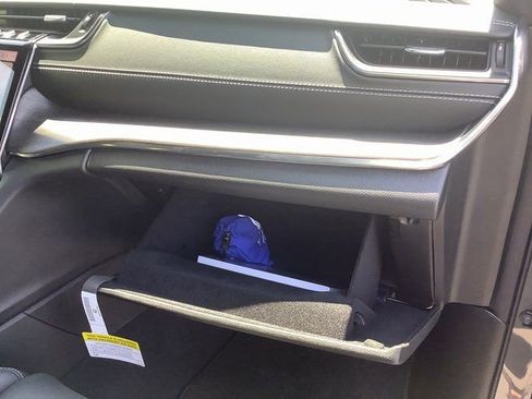 New 2023 Jeep Grand Cherokee Overland w/ Luxury Tech Group IV image 43