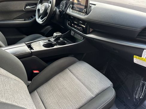 Used 2022 Nissan Rogue SV image 20