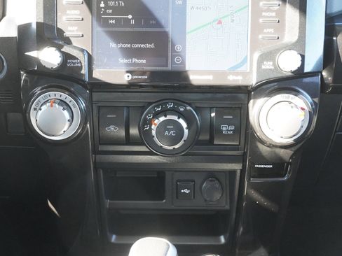 Certified 2022 Toyota 4Runner TRD Off-Road Premium image 33