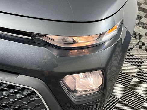 Used 2022 Kia Soul LX image 11
