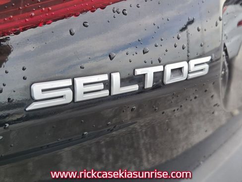 Used 2023 Kia Seltos S w/ Navigation Package AWD/4WD image 7