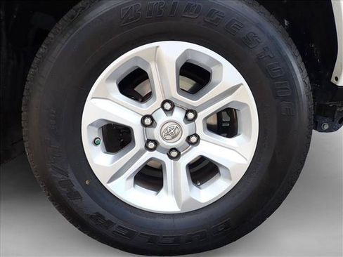 Used 2019 Toyota 4Runner SR5 AWD/4WD image 6