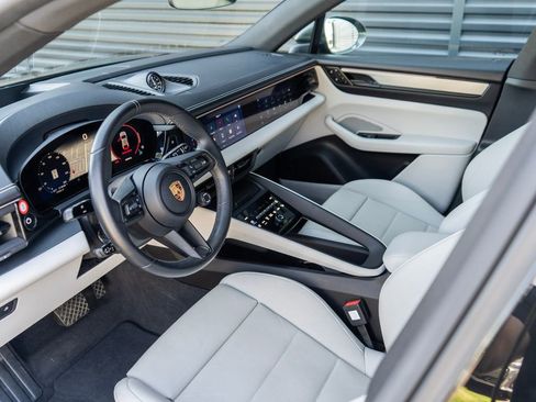 Used 2024 Porsche Macan 4 Electric image 5