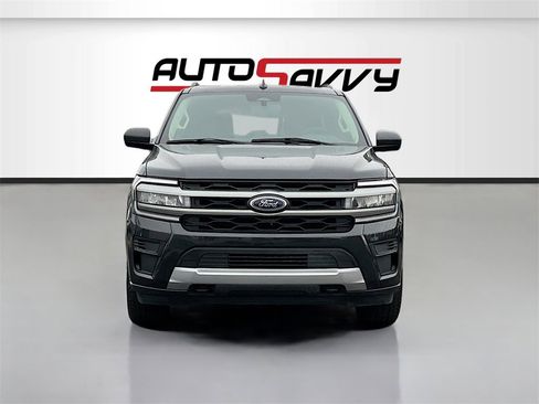 Used 2024 Ford Expedition XLT image 2