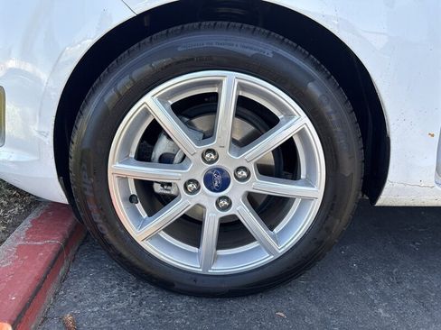 Used 2015 Ford Fiesta SE w/ Equipment Group 201A FWD image 21